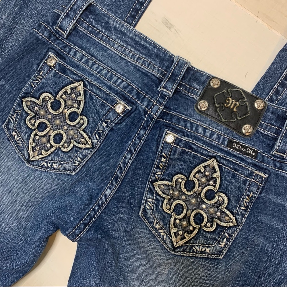 Miss Me Signature Rise Boot Cut Jeans Size 26